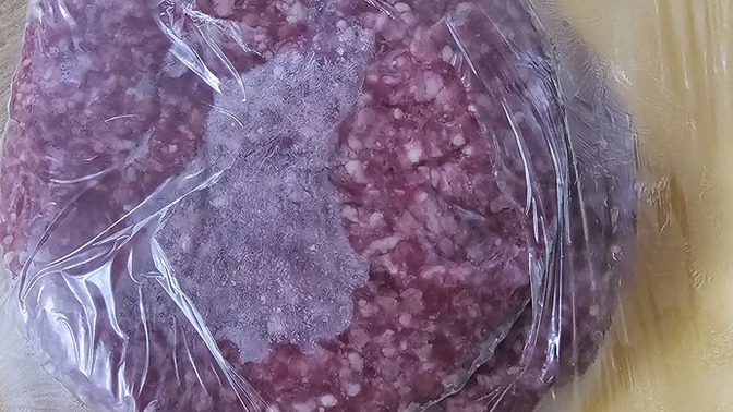 Bir hamburgeri iyi yapan eti mi, sosu mu, turşusu mu sence?