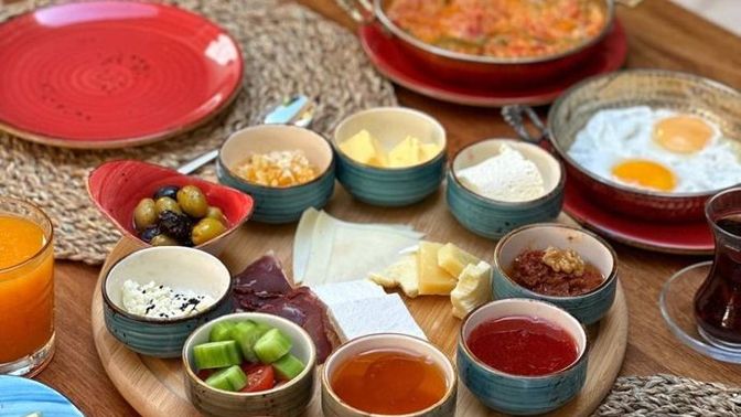 Kahvaltıyı sizde kim hazırlar?