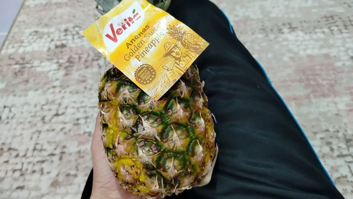 Ananası nasıl yiyorsunuz?