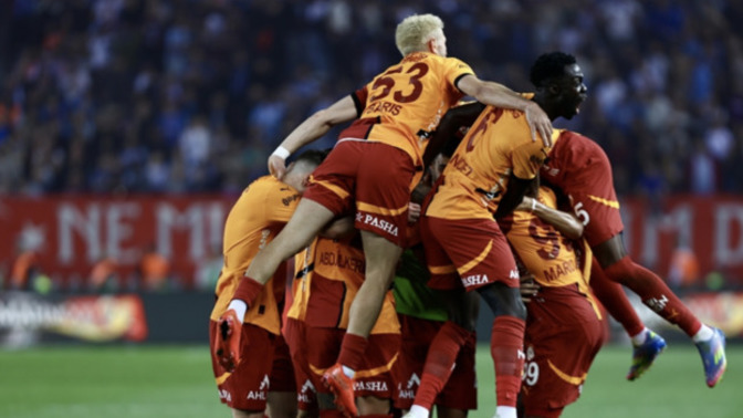 Galatasaray'ın 5. yıldızı geliyor! Bu sezon Galatasaray'ı nasıl buldunuz?