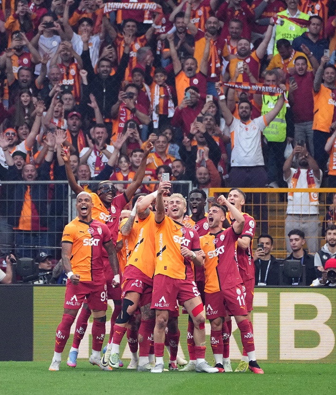 Ve Galatasaray 25. kez şampiyon oldu! Galatasarayı bu sezon nasıl buldunuz?