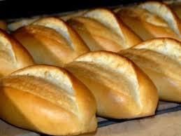 Kahvaltı da taze sıcak ekmek mi yoksa kızarmış ekmek mi istersiniz?