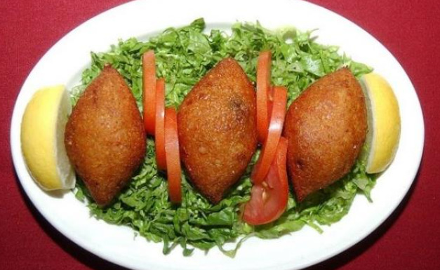 Bir tabak dolusu mutluluk: İçli Köfte mi 🥟 Çiğ Köfte mi 🌶️ damağınızın aşkı?