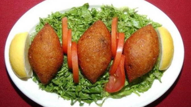 Bir tabak dolusu mutluluk: İçli Köfte mi 🥟 Çiğ Köfte mi 🌶️ damağınızın aşkı?