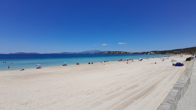 Anlık Ilıca plajında deniz sezonunu açmışlar