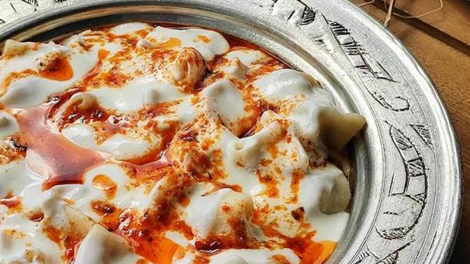Mantıya ketçap sıkıyor musunuz?
