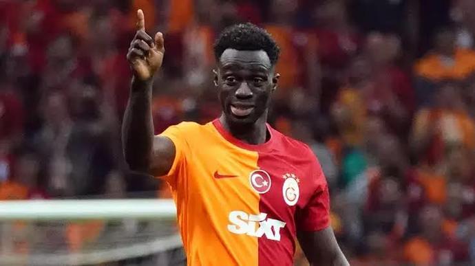 Sizce Galatasarayda sezonun yıldızı hangisidir?