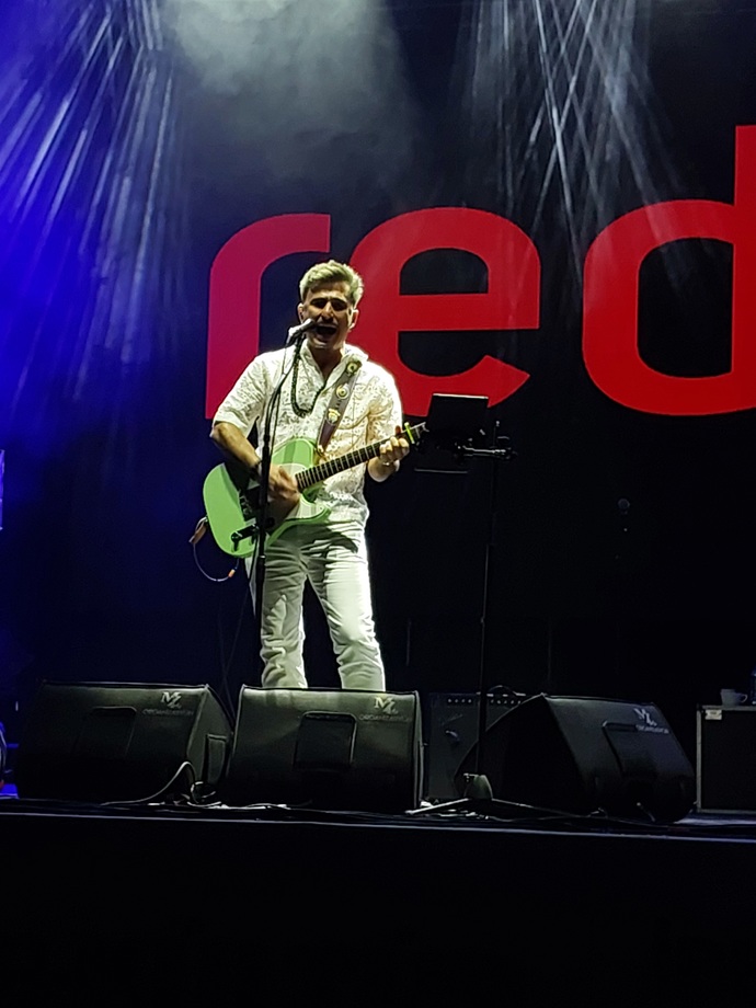 Bu akşam Beşiktaştaki Redd konserine gelen oldu mu?