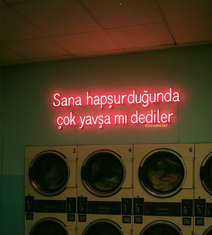 Niye çoğu kişi aynı anda birden fazla kişiyle konuşma gereği duyuyor?