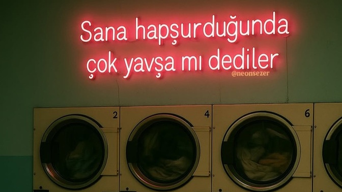 Niye çoğu kişi aynı anda birden fazla kişiyle konuşma gereği duyuyor?
