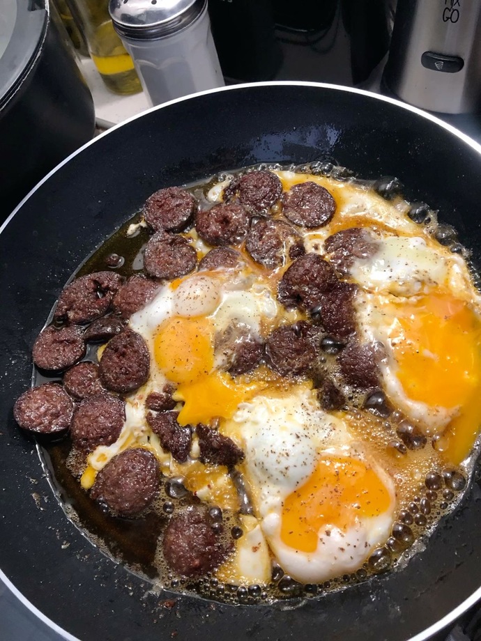 Sucuklu yumurta sever misiniz?