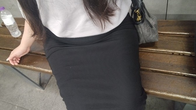 Erkekler çıplak kızlara daha ilgi duyuyorsa kapalı ve güzel giyindiğimde neden bana aşırı ilgili oluyorlar?