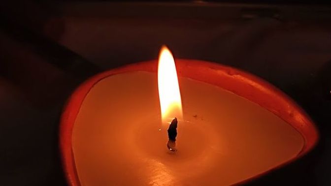 Sık sık elektrik kesintisi olan yerde yaşamak mı, yoksa internetin çekmediği yerde yaşamak mı daha kötü?