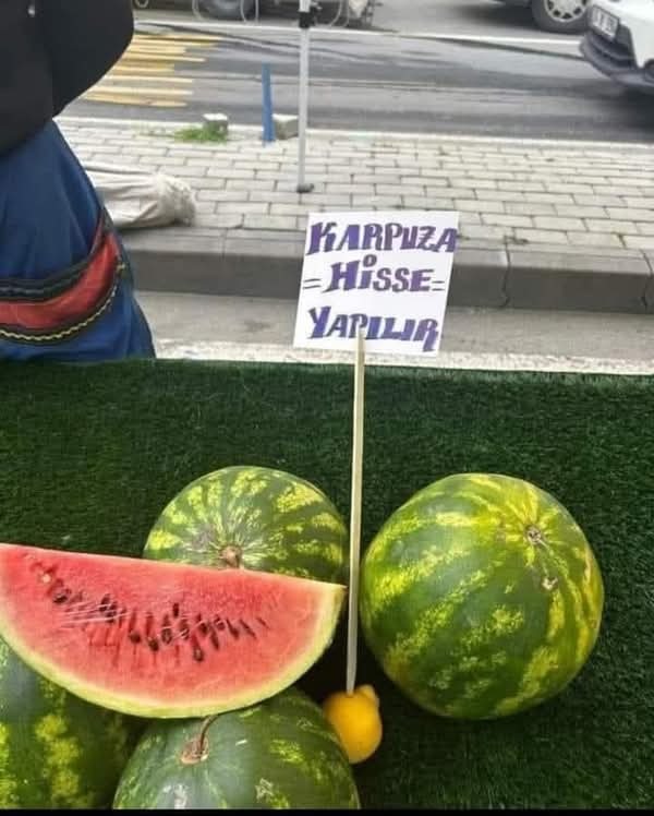 Kurbanda hisse ile karpuz kessek kabul olur mu?