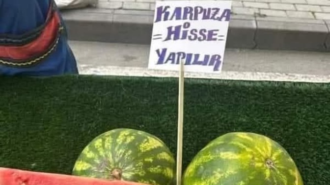 Kurbanda hisse ile karpuz kessek kabul olur mu?