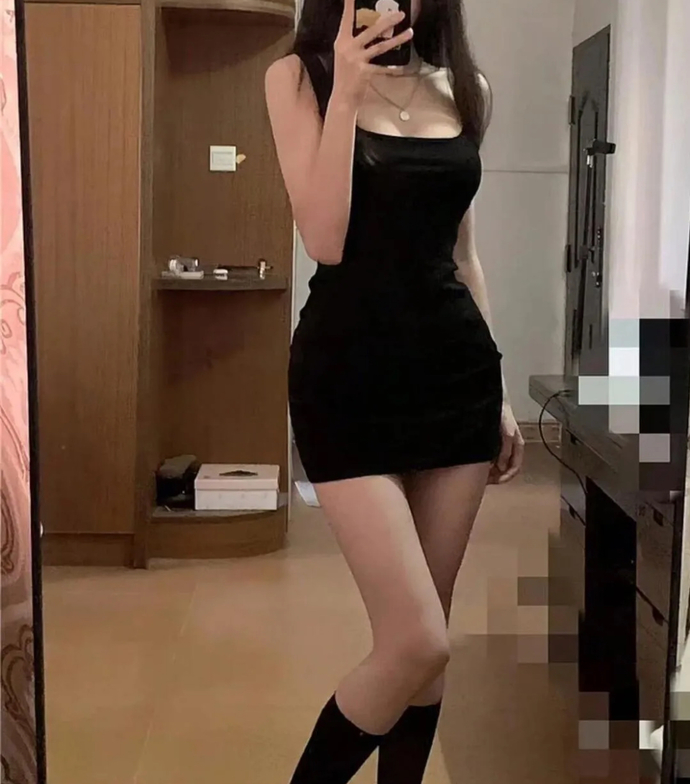 Bu kombin güzel mi yoksa fazla mı siyah?