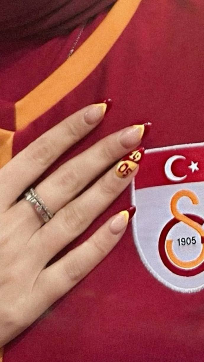 Tırnaklarımı hangi renge boyayabileceğim konusunda bana bir fikir verebilir misiniz?