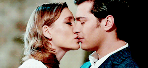 Bir öpücükler bi bir şeylerrr ajsjs