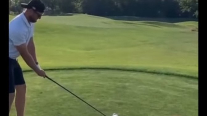 Üstümde golf oynayacak milyader yokmu ulan?