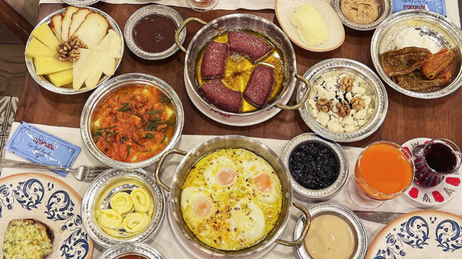 Mükellef bir kahvaltı mı yoksa simit peynir çay yeterli mi?