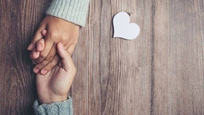 "Ben temas bağımlısı değilim" diyen sevgiliye nasıl yaklaşırsın?