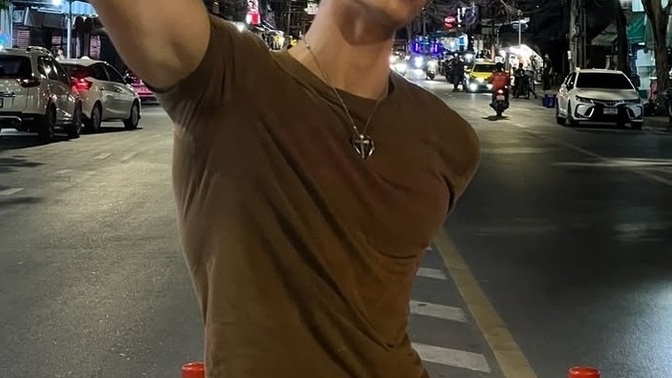 Çekici Bulduğunuz Birileri Oluyor Mu?