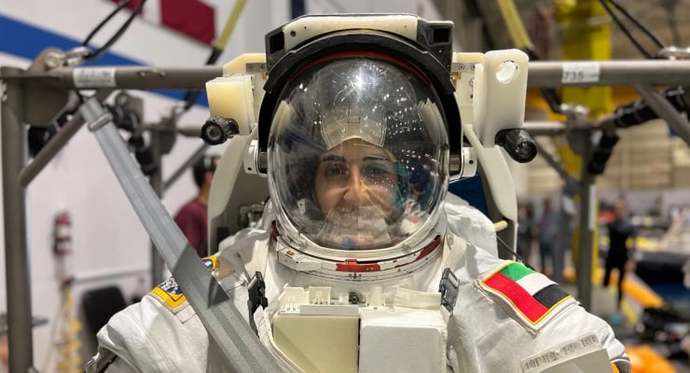 İlk Arap kadın astronot göreve hazır: Erkek ya da kadın olmanın bir önemi yok dedi. Ne düşünüyorsunuz?