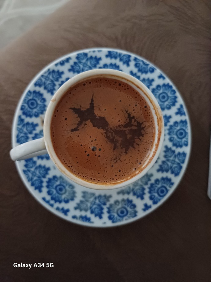 Kahvenizin köpüğünde kendiliğinden şekil çıkıyor mu?