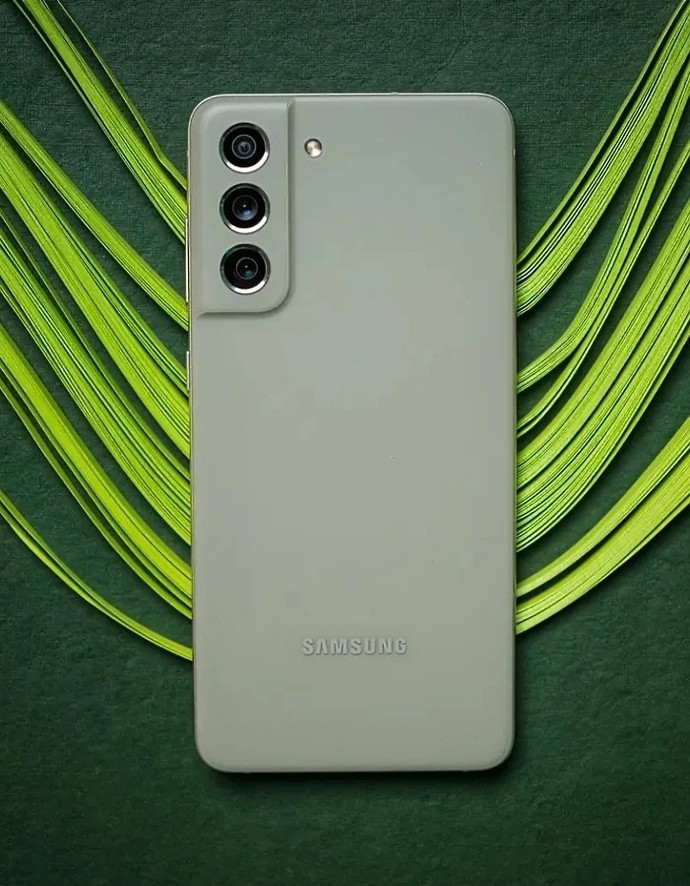 Samsung Galaxy S21 Fe 2. Nesil Snapdragon 888 versiyonu nasıl telefon sizce alınır mı?