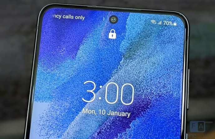 Samsung Galaxy S21 Fe 2. Nesil Snapdragon 888 versiyonu nasıl telefon sizce alınır mı?