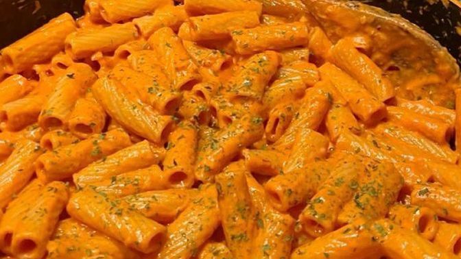 Bir gün boyunca sadece makarna yesen, mutlu olur musun?