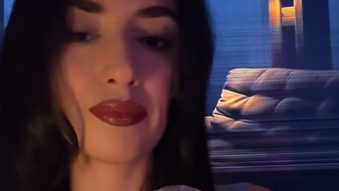 Asmr izleyerek uykusu gelen var mı?