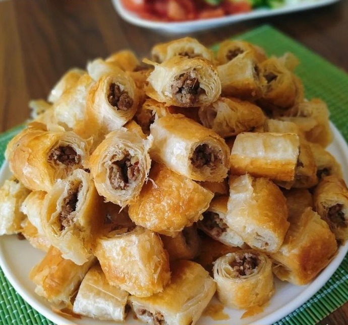Sabah kahvaltısında börek tercih eder misiniz?