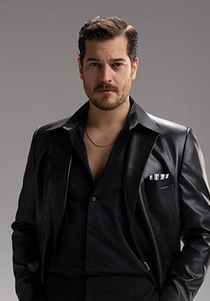 Çağatay Ulusoy en çok hangi dizide yakışıklıydı sizce?