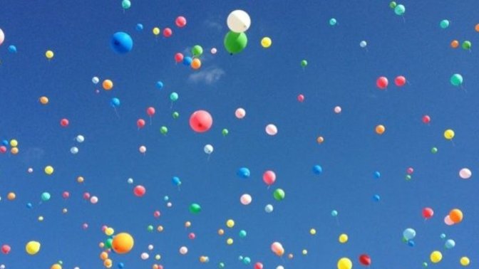 Kanseri yenen Ali Asaf icin , vatandaslar bugun Sancaktepe'de binlerce balon ucurdu? Cok güzel degil mi?