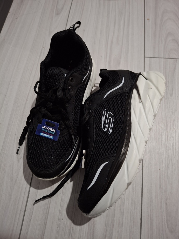 Kadın için uygun mu sizce skechers orjinal sanırım ne kadara satarım?