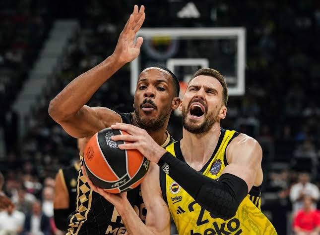 Fenerbahçenin THY EuroLeague şampiyonluğu hakkında ne düşünüyorsunuz? Sizce bu başarı hak ettiği değeri görüyor mu?