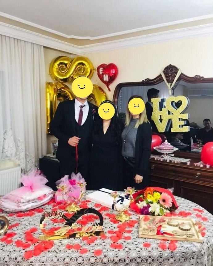Böyle bir süsleme ve söz masası hakkında ne düşünürsünüz?