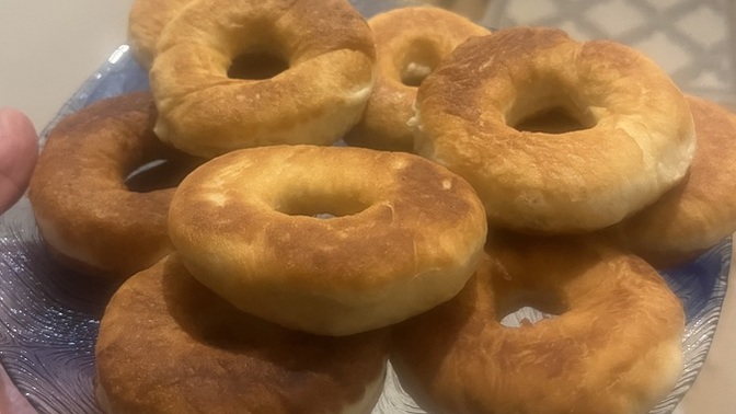 Gecenin bu saatinde yapılır mı be kardeşim diyorsun değil mi pişi yaptım nasıl olmuş?