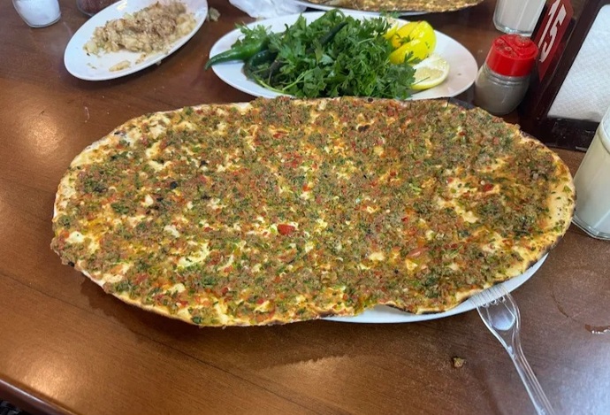 Çıtır lahmacun sever misiniz?