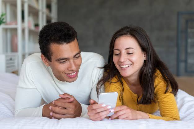 Sevgilinize telefon numaranızı verir misiniz?