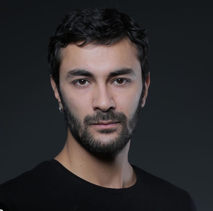 Sizce erkeklere küpe yakışıyor mu?