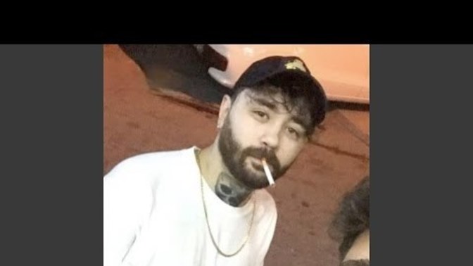 Geceye güzel şarkı bırakalım?