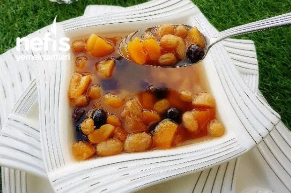 🍇 Aşure mi, Hoşaf mı? Tatlı Krallığını Hangisi Hak Ediyor👑🍵?