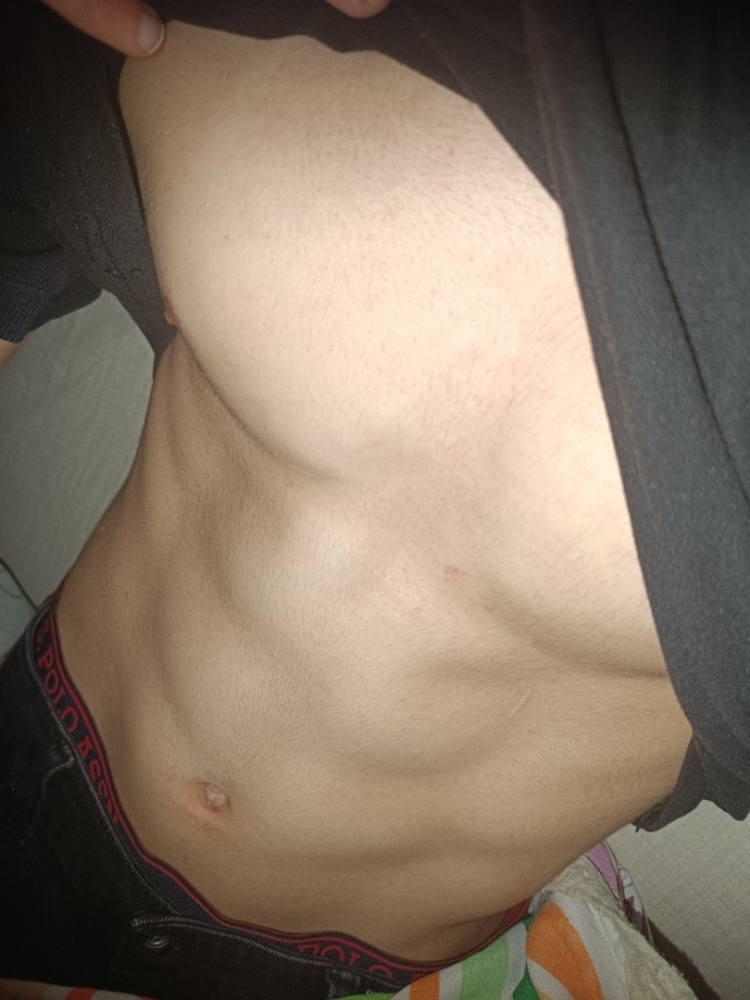 Sadece 2 haftadır basit hareketlerle evde spor yapıyorum nasıl fiziğim?