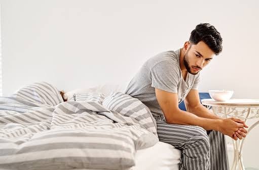 Sen, sevdiğinin yokluğunun acısı ile uyandın mı hiç yeni güne?