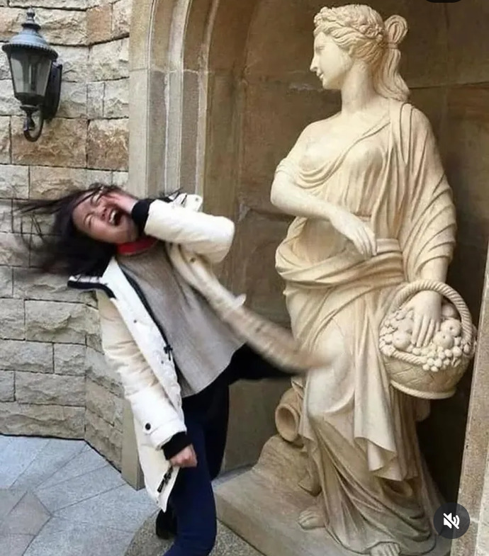 Ben bugün çok mutlu uyandım, uyumak çok güzel ya 😅😂