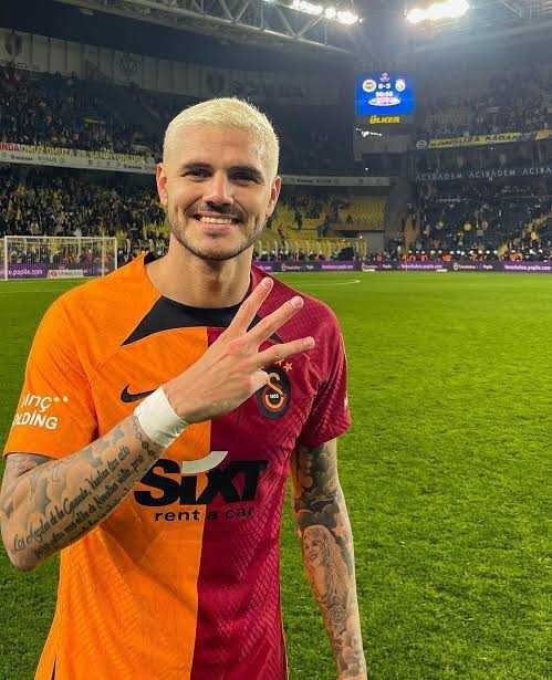 Sizce en yakışıklı futbolcu kim?
