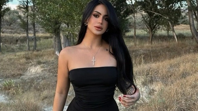 Böyle birsey giyinsem çok mu açık olur?