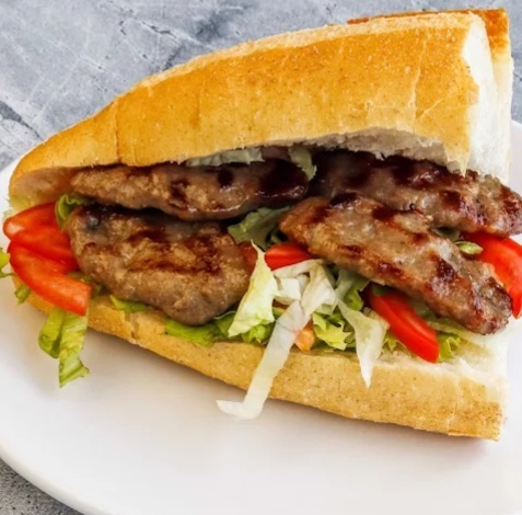 Köfte ekmek mi yoksa sucuk ekmek mi seversiniz?